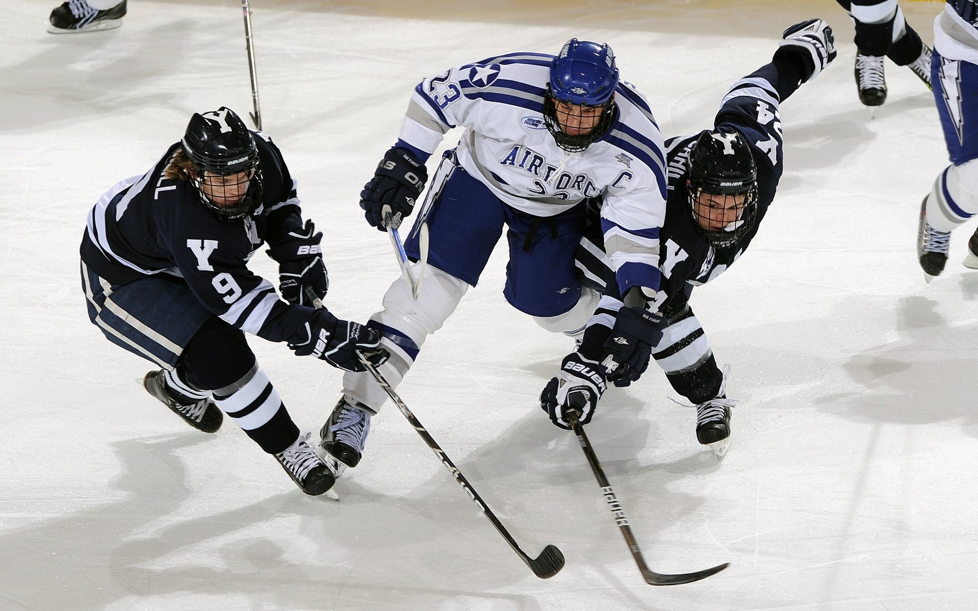 _虚拟现实滑雪：在指尖挑战雪山_，虚拟滑雪体验